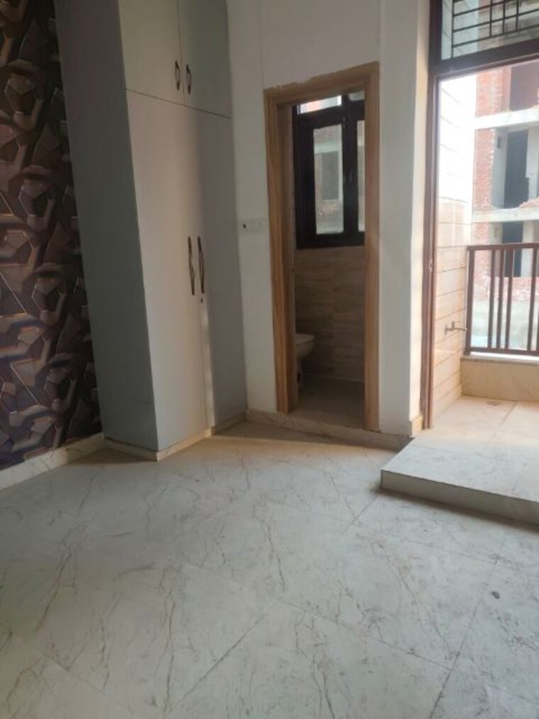 Bedroom, sector 73 1 Bedroom 750 Sq.Ft. Apartment In Sector 73 Noida 9784449