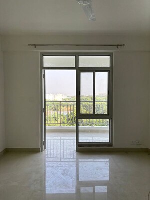 Room in 3 BHK Apartment at Sector 19 Dwarka – for Rent