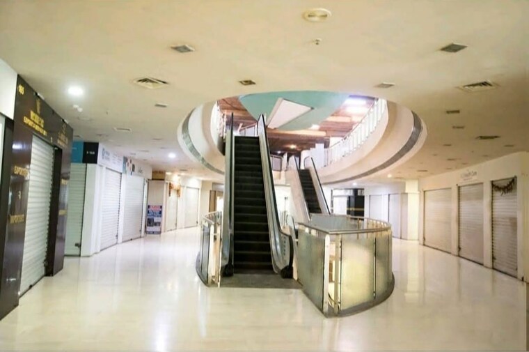 Living Room, express-zone Commercial Office Space 100 Sq.Ft. In Malad East Mumbai 9784446