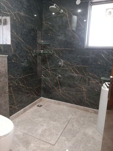 Balcony in 6+ BHK Independent House at Unitech South City 1, South City 1 – for Rent