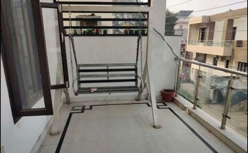 Staircase in 3 BHK Apartment at Hazratganj – for Rent