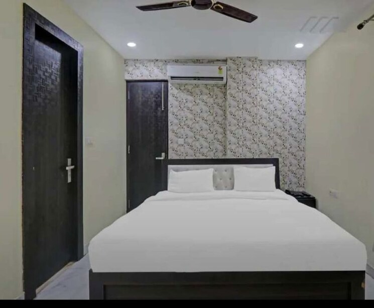 Bedroom, hazratganj 3 Bedroom 1800 Sq.Ft. Apartment In Hazratganj Lucknow 9784605
