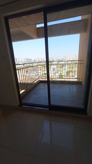 Room in 2 BHK Apartment at Shapoorji Pallonji Joyville Hinjewadi, Hinjewadi – for Rent