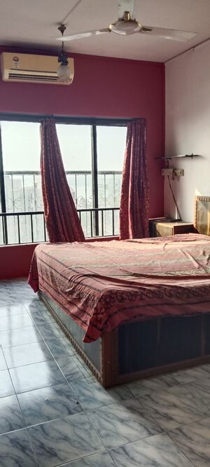 Bedroom in 1.5 BHK Apartment at Versova – for Rent