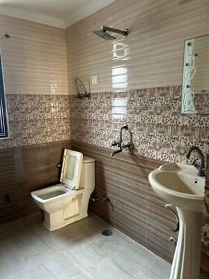 Attached Bathroom in 3 BHK Apartment at Sector 4 Dwarka – for Rent