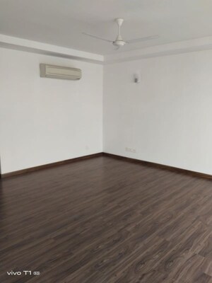 Room in 3 BHK Apartment at Doordarshan Apartment, Sector 45 – for Rent