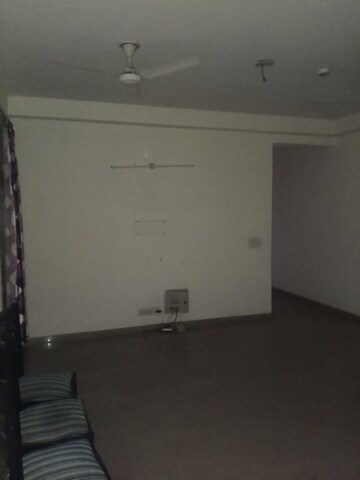 Room in 3 BHK Apartment at Mahagun Mywoods, Sector 16c Greater Noida – for Rent