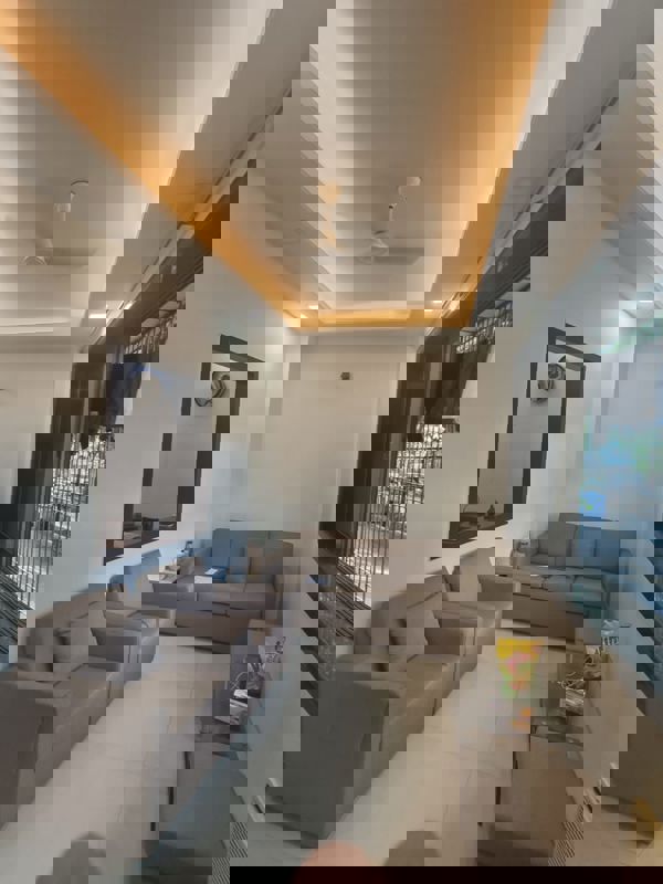 2 BHK 600 Sq.Ft. Apartment in Adarsh Nagar CHS Worli