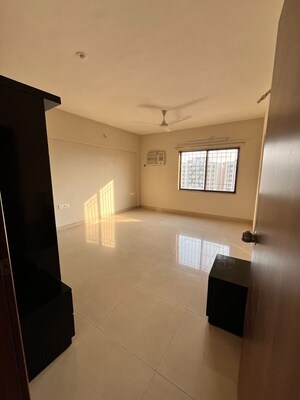 Room in 4 BHK Apartment at KUL Buena Vista, Pashan – for Rent