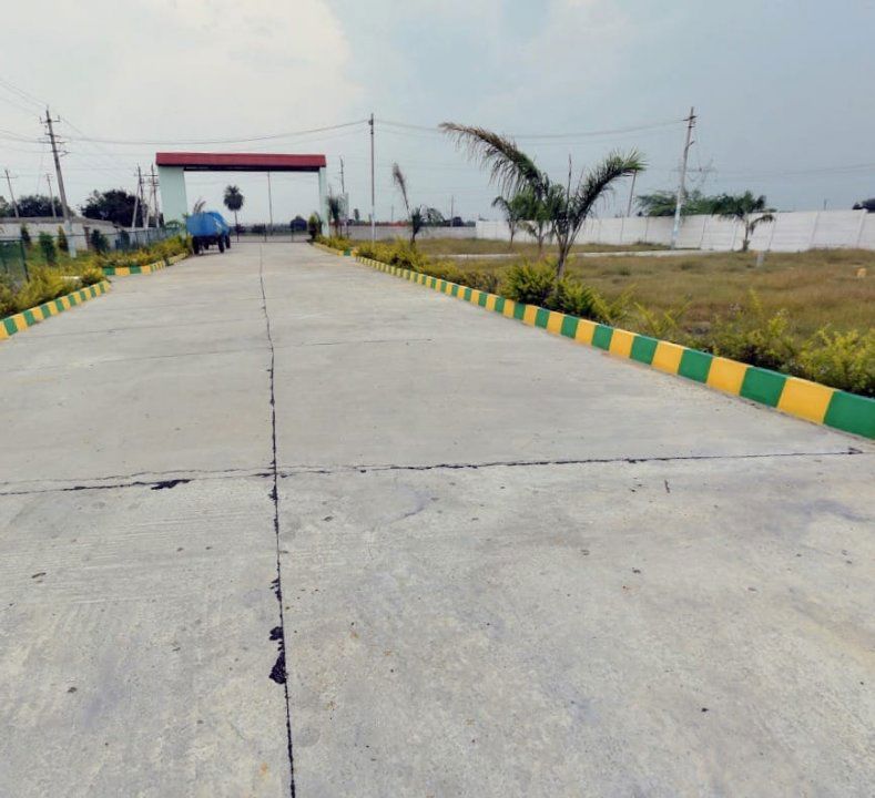 Plot For Sale in Mulabagilu