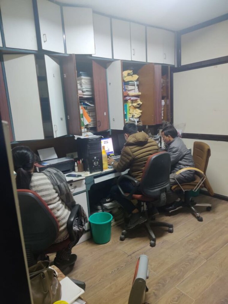Team Area, green park extension Commercial Office Space 350 Sq.Ft. In Green Park Extension Delhi 9784706