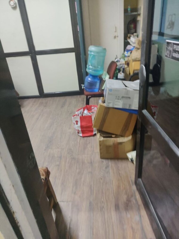 Team Area, green park extension Commercial Office Space 350 Sq.Ft. In Green Park Extension Delhi 9784706