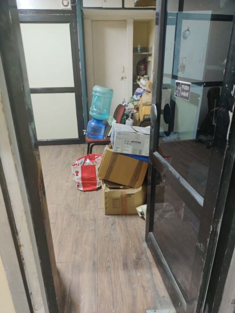 Team Area, green park extension Commercial Office Space 350 Sq.Ft. In Green Park Extension Delhi 9784706