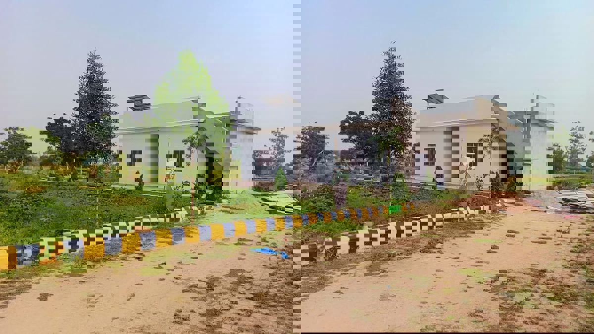 Plot For Sale in Sultanpur Road