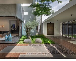 5 BHK Villa – Exterior View View at Kalindi Kunj - for Sale