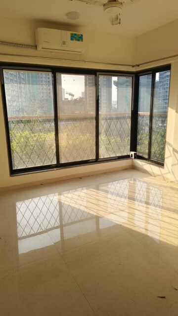 Room in 3 BHK Apartment at Modirealty Vatvriksh, Goregaon West – for Rent