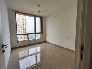 Room in 2.5 BHK Apartment at Hiranandani Cardinal, Ghodbunder Road – for Rent