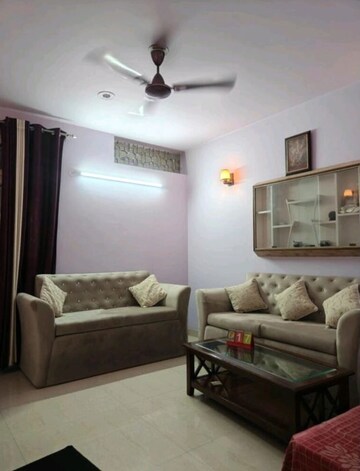 Living Room in 2 BHK Builder Floor at Sector 16 – for Rent