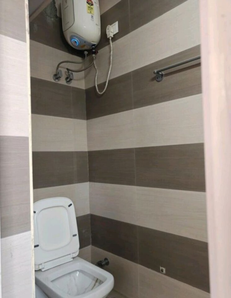 Bathroom, sector 16 2 Bedroom 1200 Sq.Ft. Builder Floor In Sector 16 Faridabad 9785341
