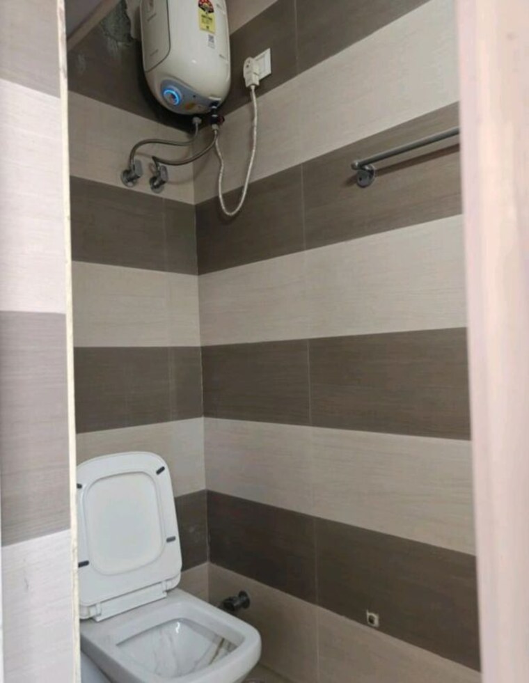 Bathroom, sector 16 2 Bedroom 1200 Sq.Ft. Builder Floor In Sector 16 Faridabad 9785341