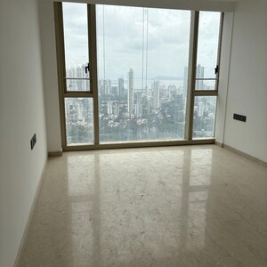 Room in 3 BHK Apartment at Lodha Kiara, Kamala Mill – for Rent