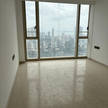 Room in 3 BHK Apartment at Lodha Kiara, Kamala Mill – for Rent