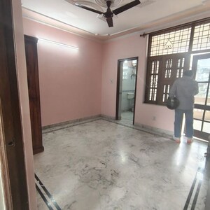 Room in 2 BHK Builder Floor at Unitech Cyber Park, Durga Colony – for Rent