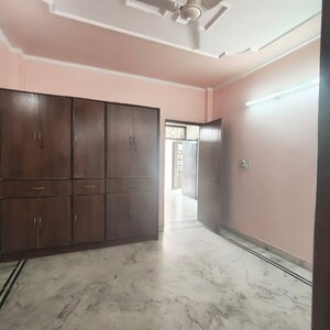 Room in 2 BHK Builder Floor at Unitech Cyber Park, Durga Colony – for Rent