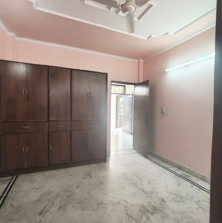 Room, unitech-cyber-park 2 Bedroom 161 Sq.Yd. Builder Floor In Durga Colony Gurgaon 9785439