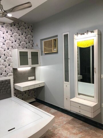 Room in 3 BHK Apartment at Hiranandani Gardens Eldora, Powai – for Sale