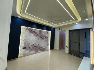 Room in 3 BHK Builder Floor at Mansha Oaks, Sector 98 – for Sale