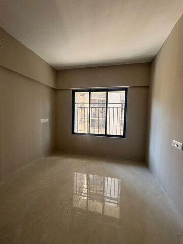 Room in 1 BHK Apartment at Raunak Unnathi Woods Phase 4 And 5, Ghodbunder Road – for Sale