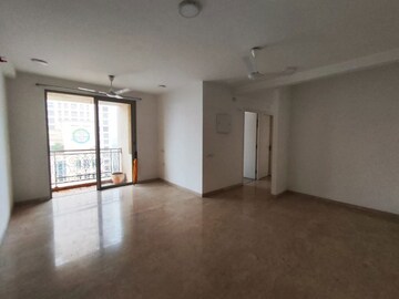 Room in 2.5 BHK Apartment at Hiranandani Cardinal, Ghodbunder Road – for Rent