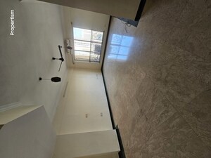 Room in 3 BHK Apartment at Hiranandani Avalon, Powai – for Rent