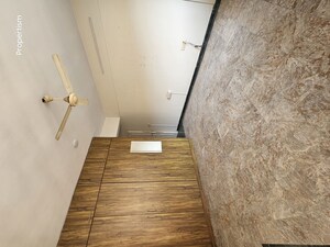 Room in 3 BHK Apartment at Hiranandani Avalon, Powai – for Rent