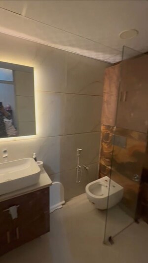 Bathroom in 6+ BHK Builder Floor at Rajendra Nagar Sector 3 – for Sale