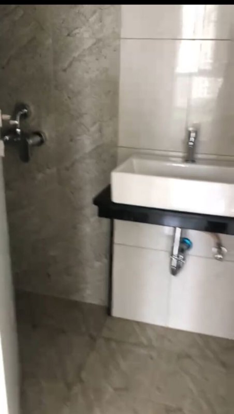 Bathroom, godrej-hillside 3 Bedroom 877 Sq.Ft. Apartment In Mahalunge Pune 9785554