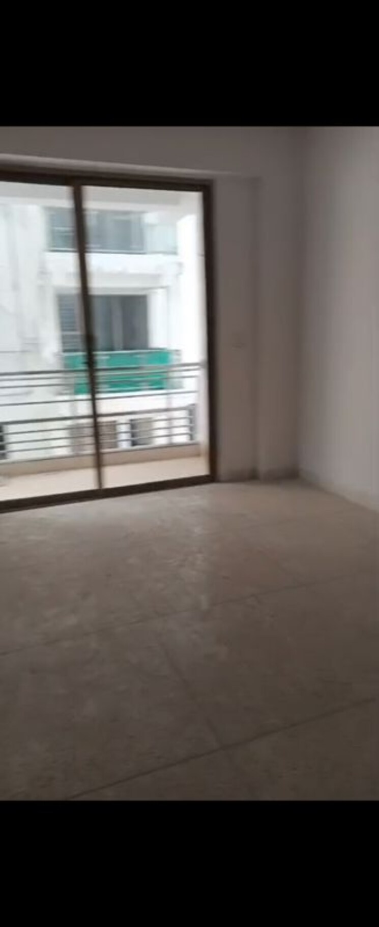 Room, sector 13 dwarka 3 Bedroom 1950 Sq.Ft. Apartment In Sector 13 Dwarka Delhi 9785558