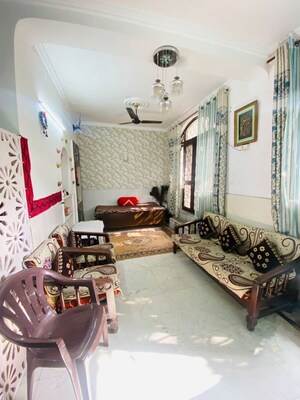 Living Room in 1.5 BHK Villa at Sector 23a – for Rent