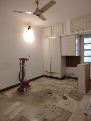 Room in 2 BHK Builder Floor at Malviya Nagar – for Rent