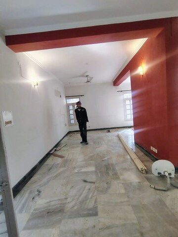 Master Bedroom in 2 BHK Builder Floor at Malviya Nagar – for Rent