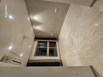 Room in 2 BHK Apartment at Hiranandani Castle Rock, Powai – for Rent