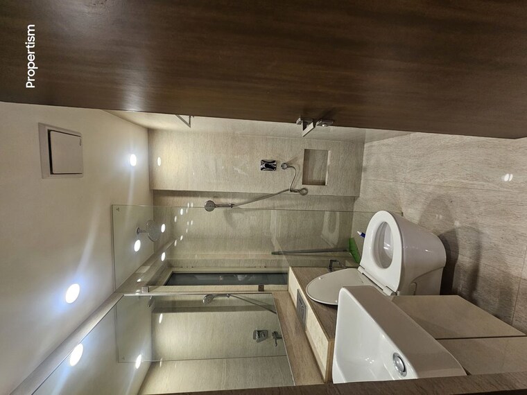 Bathroom, hiranandani-castle-rock 2 Bedroom 629 Sq.Ft. Apartment In Powai Mumbai 9785617