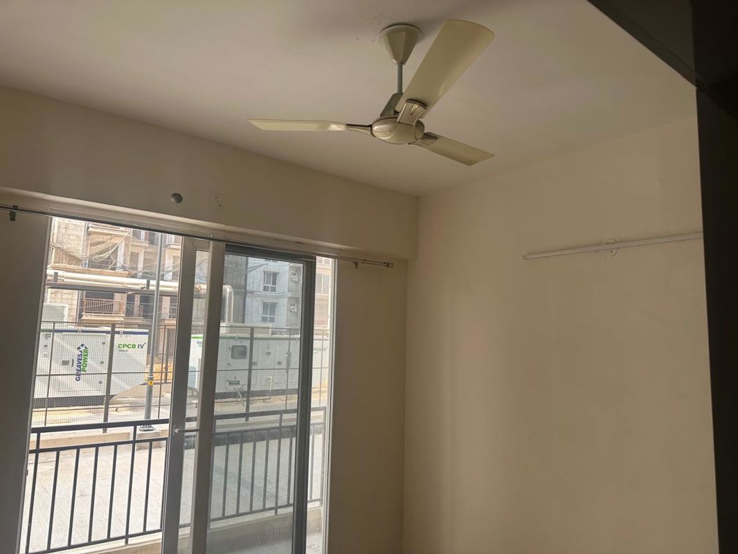 2 BHK + Extra Room 660 Sq.Ft. Apartment in Signature The Millennia 3