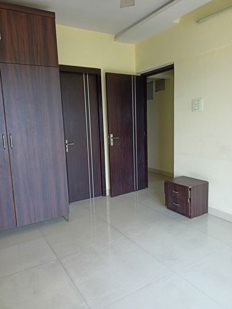 Room, regency-heights 3 Bedroom 1101 Sq.Ft. Apartment In Ghodbunder Road Thane 9785428