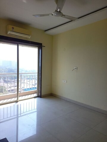 Room in 3 BHK Apartment at Regency Heights, Ghodbunder Road – for Sale