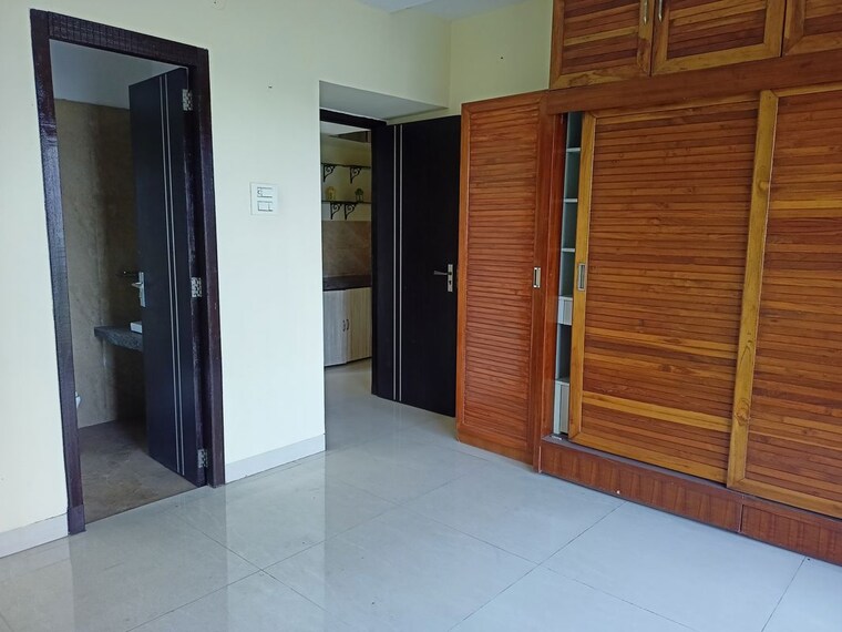 Room, regency-heights 3 Bedroom 1100 Sq.Ft. Apartment In Ghodbunder Road Thane 9785236