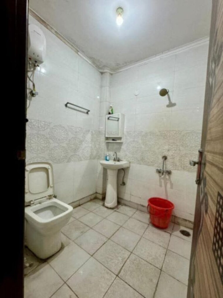 Bathroom, burari 2 Bedroom 651 Sq.Ft. Builder Floor In Burari Delhi 9785628