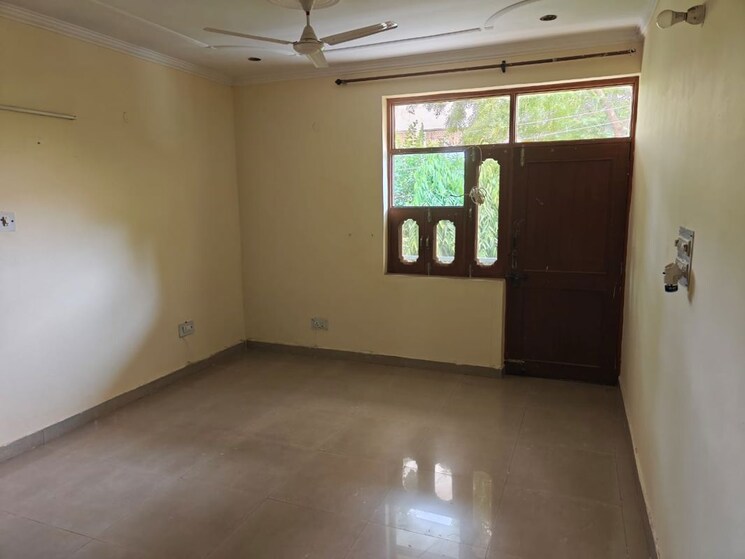 Room, palam vihar 2 Bedroom 1200 Sq.Ft. Villa In Palam Vihar Gurgaon 9785700