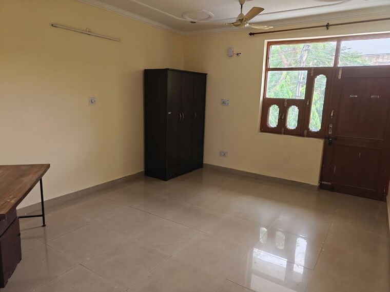 Room, palam vihar 2 Bedroom 1200 Sq.Ft. Villa In Palam Vihar Gurgaon 9785700